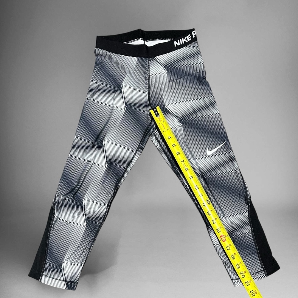 Nike Pro Womens Legging Sz M Monochrome black grey Patterned Leggings Dri-Fir - Picture 3 of 9